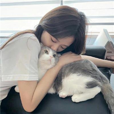 湖畔的女人们